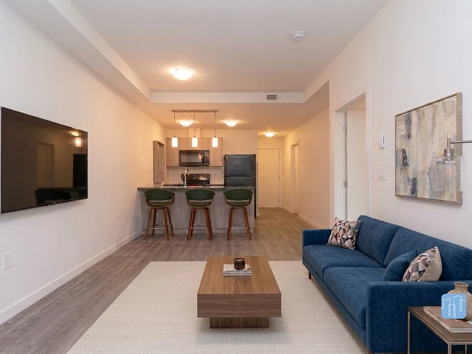 821 Hockley Ave