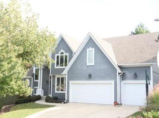 12519 Bradshaw St, Overland Park, KS 66213