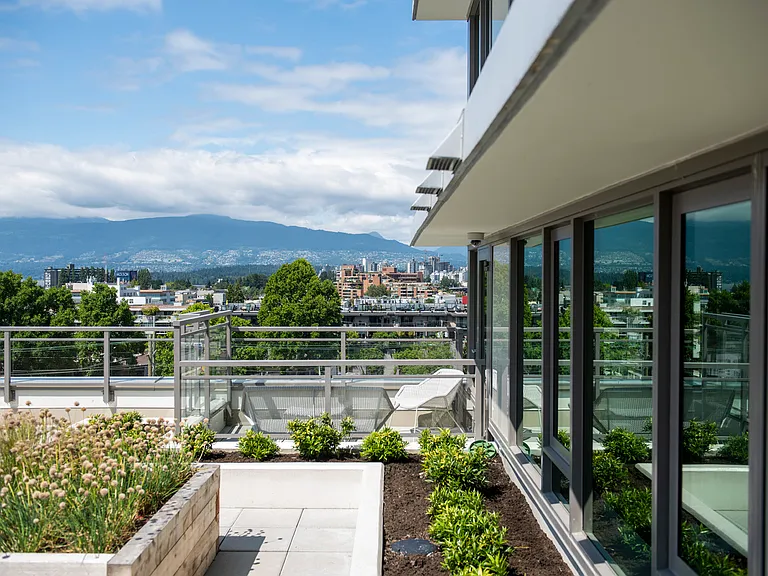 1618 W 6th Ave #203 — Photo 3