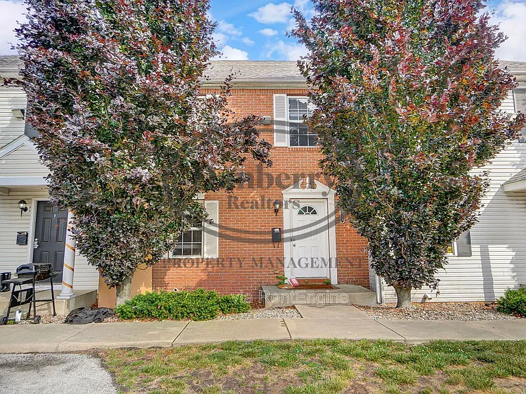1113 N Byrne Rd — Photo 1