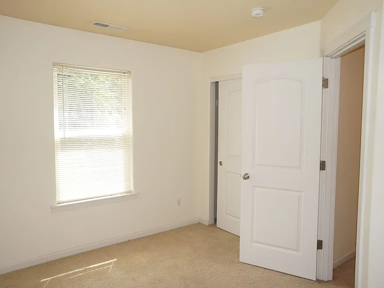 3822 SE Schiller St — Photo 17