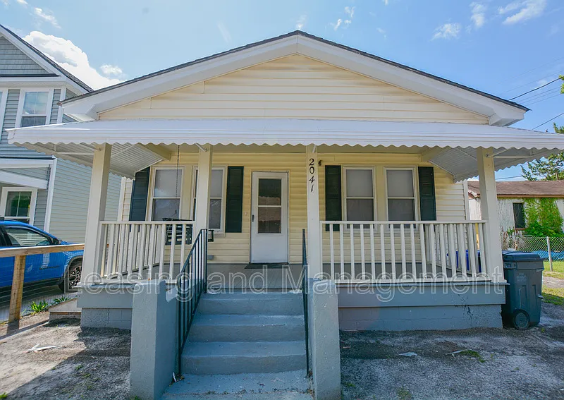 2 bed, 1.0 bath, 1080 sqft, $1,850 — Photo 2