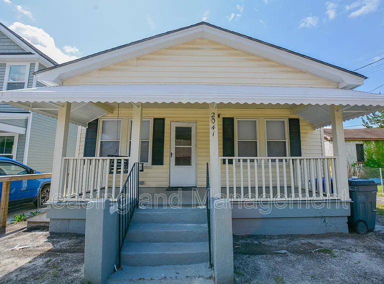 2041 Groveland Ave — Photo 2