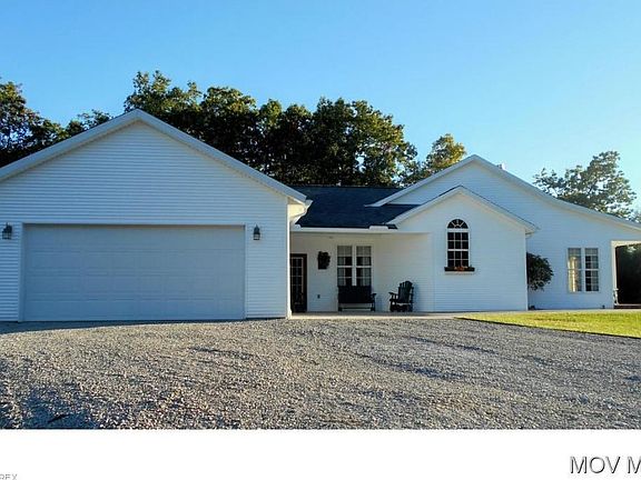 Covered front & side porches