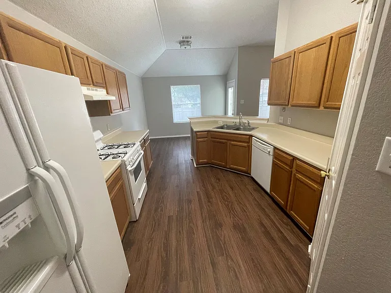 3625 Cheyenne St — Photo 7