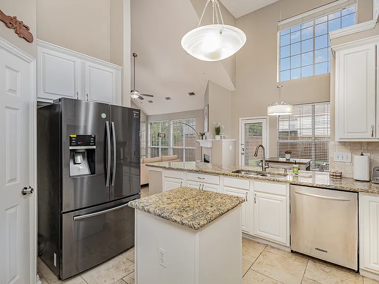 4417 Staten Island Dr — Photo 8