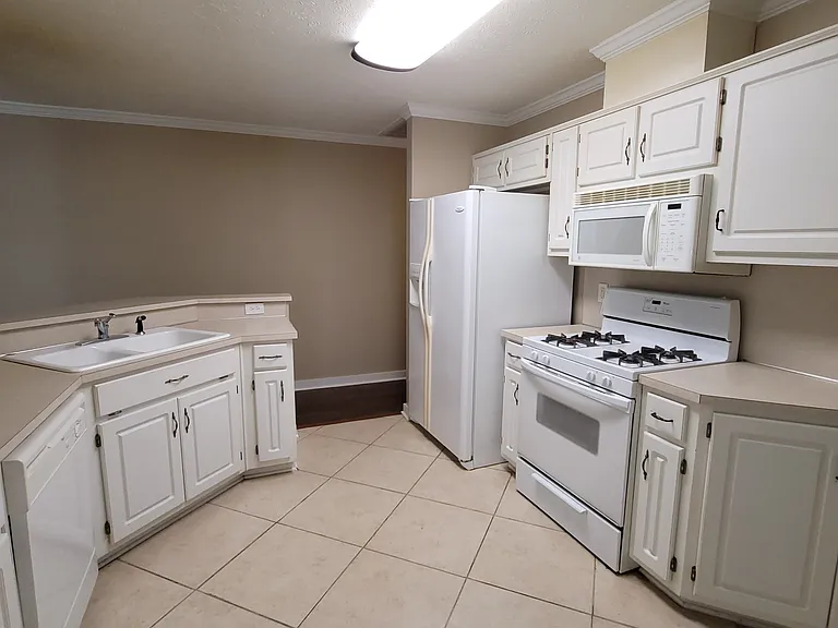 7108 Vinings Way — Photo 7