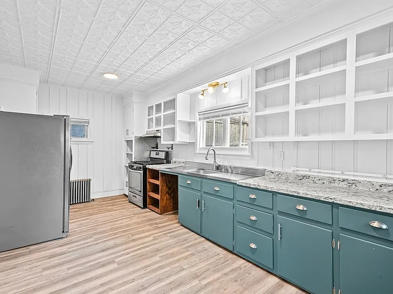 712 Eastern Ave #1 — Photo 9