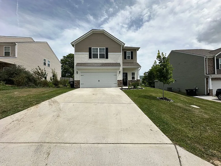 1105 Beacon Rd — Photo 2