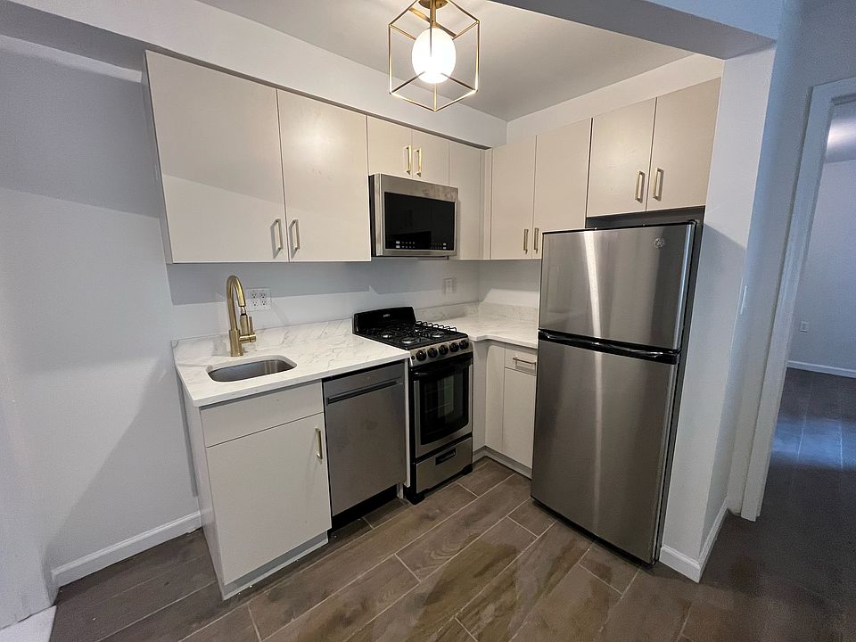 2nd image of 605 W 112th St #0B