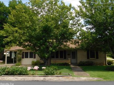 902 12th St, Mena, AR, 71953