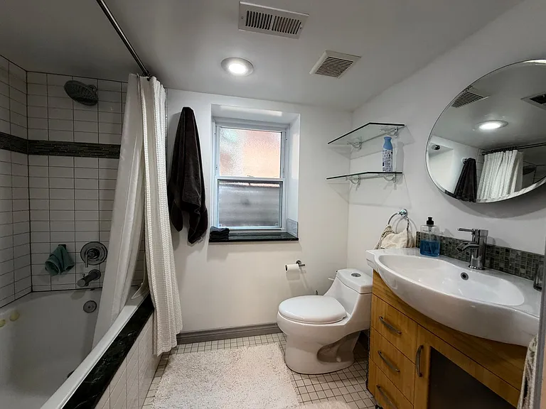 631 Jackson St — Photo 20