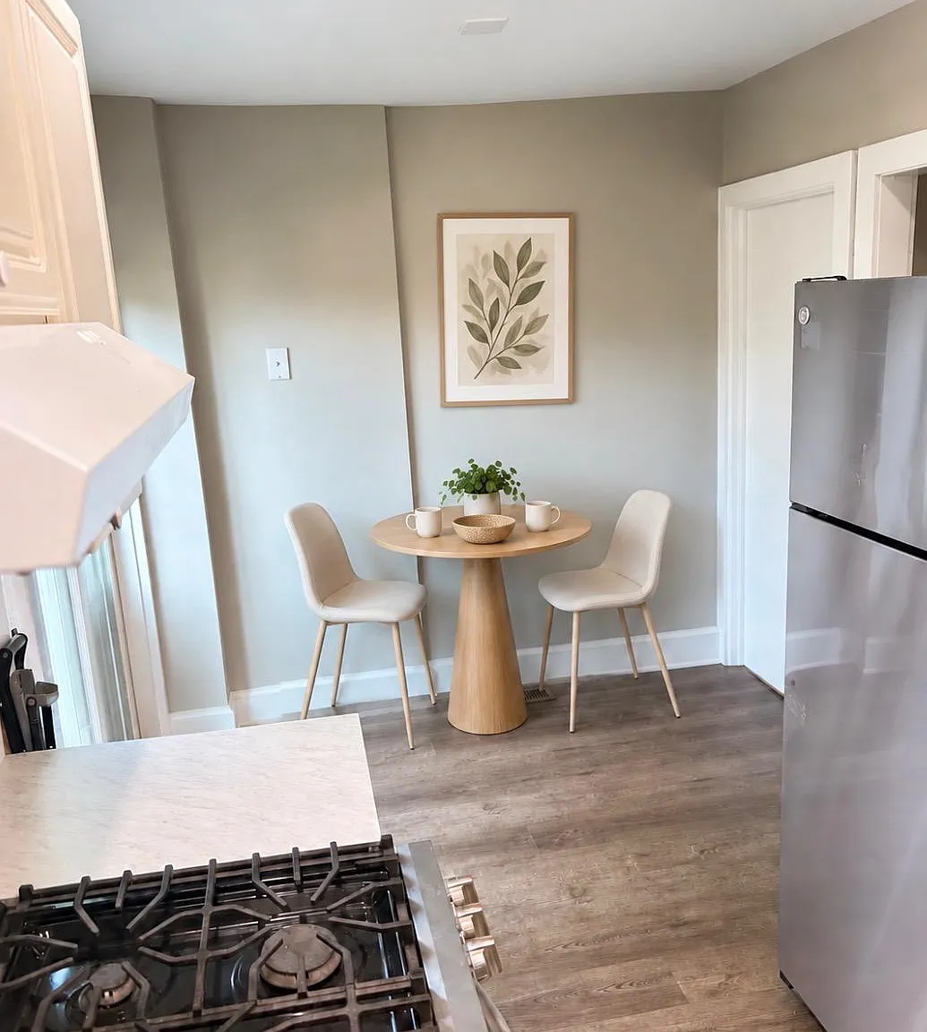 4 bed, 1.0 bath, 1352 sqft, $2,900 — Photo 4