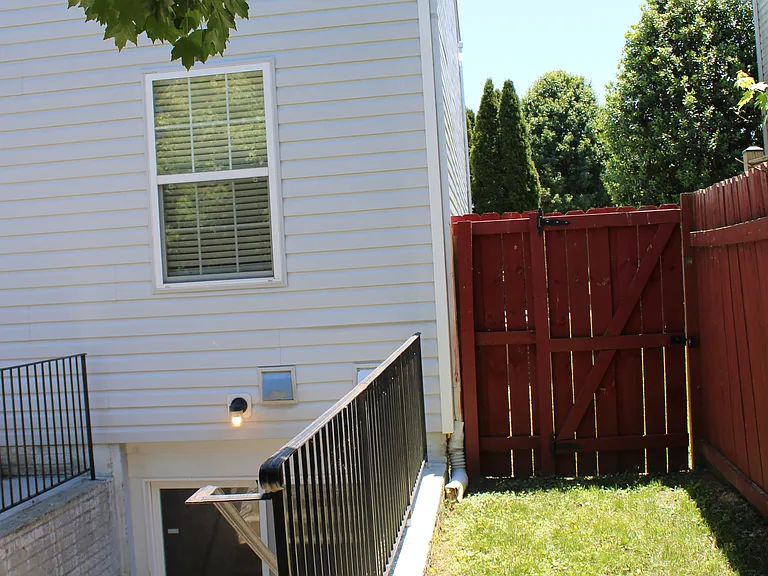 two gates both sides of yard for easy access