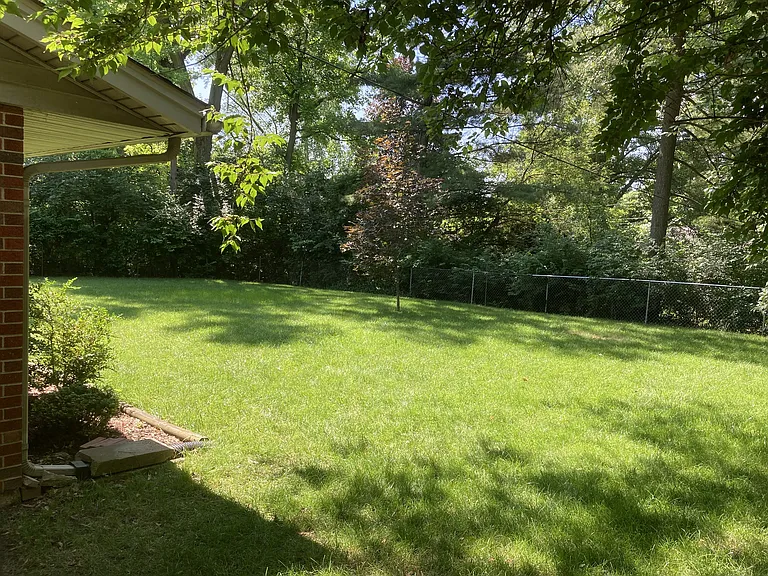 2720 Corlington Dr — Photo 4