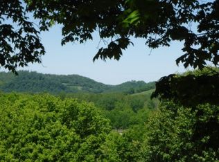 827 Lakeview Dr, Gainesboro, TN 38562