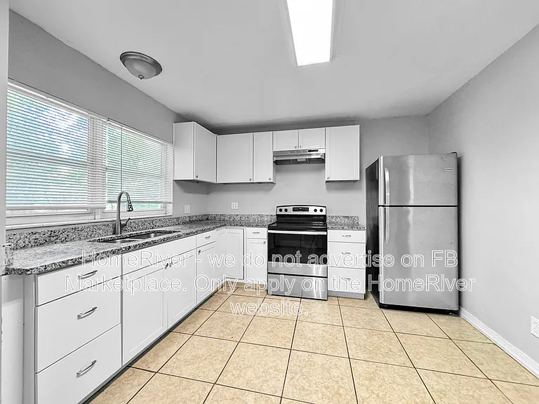 5206 N 15th St — Photo 11