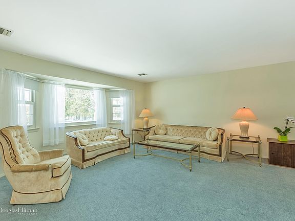 5th image of 5 Butterfield Dr