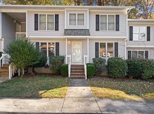 121 Westview Dr APT 33, Carrboro, NC 27510