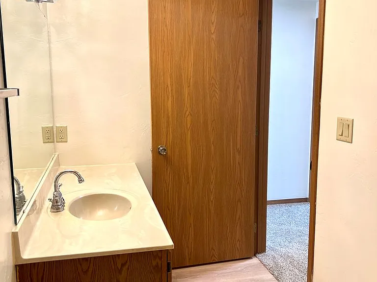 730 Abrams St #5 — Photo 7
