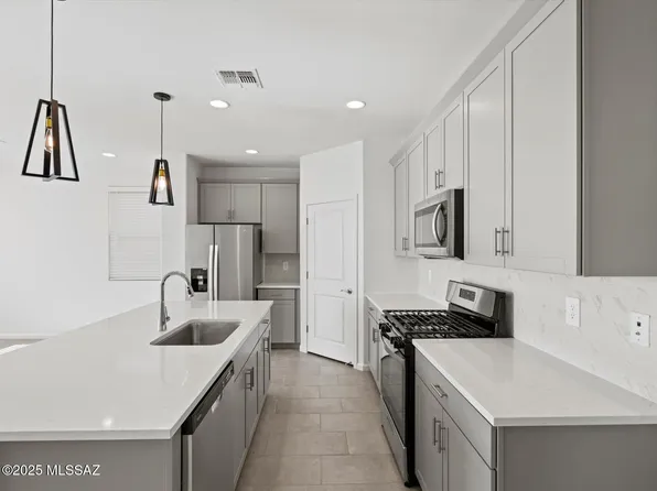 8330 S Clara Roberts Way, Tucson, AZ 85747