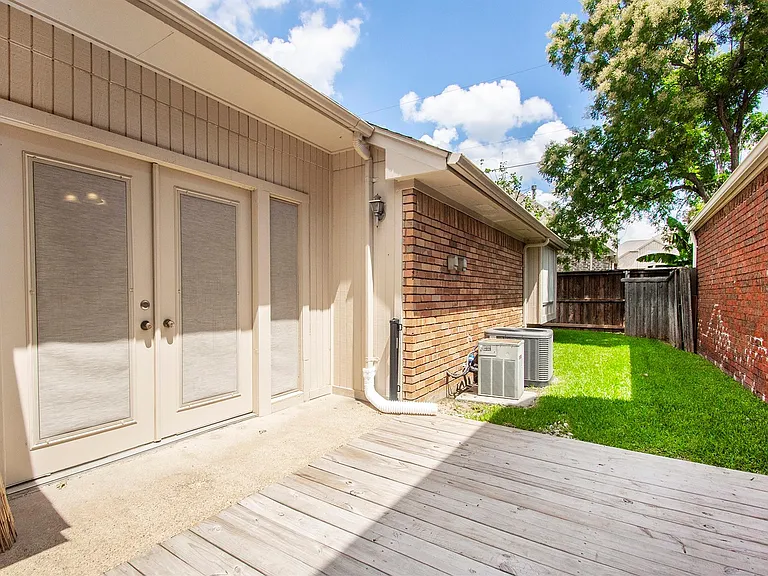 3905 Denham Way — Photo 4