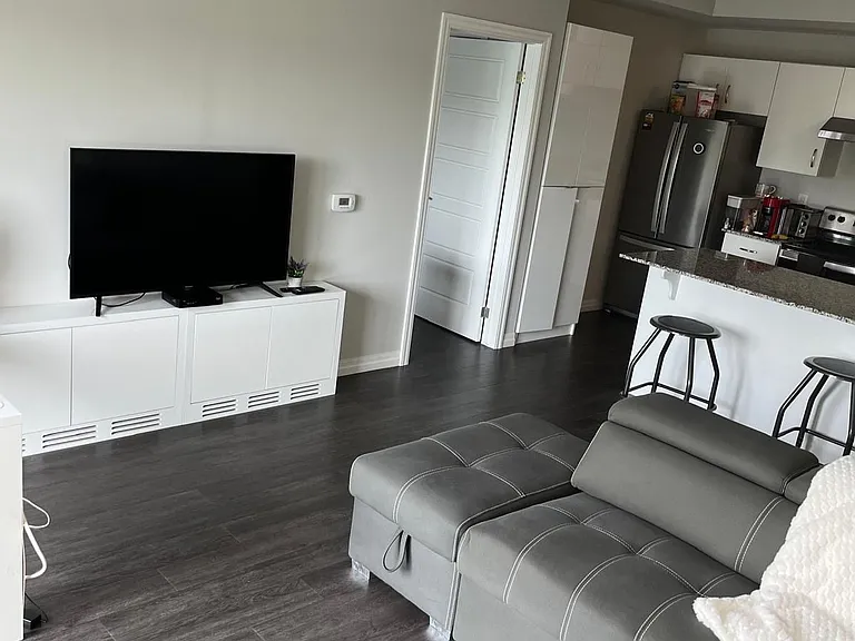 35 Kingsbury Sq #418 — Photo 14