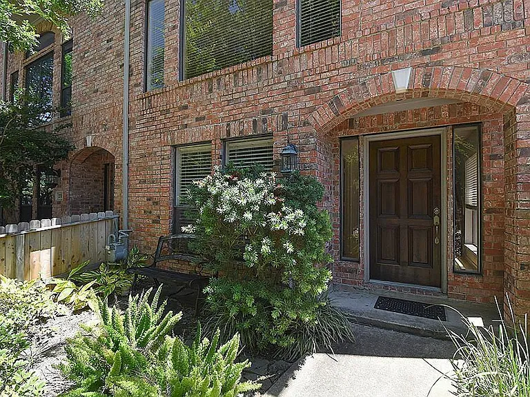 2717 La Branch St — Photo 1