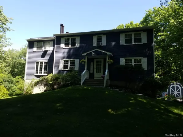 228 W Mombasha Road, Monroe, NY 10950