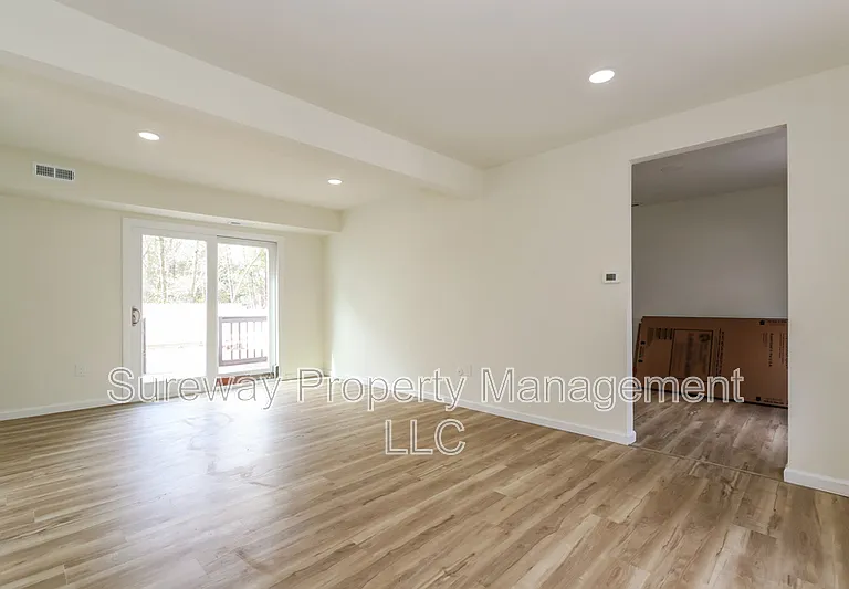 37 Berkshire Rd — Photo 4