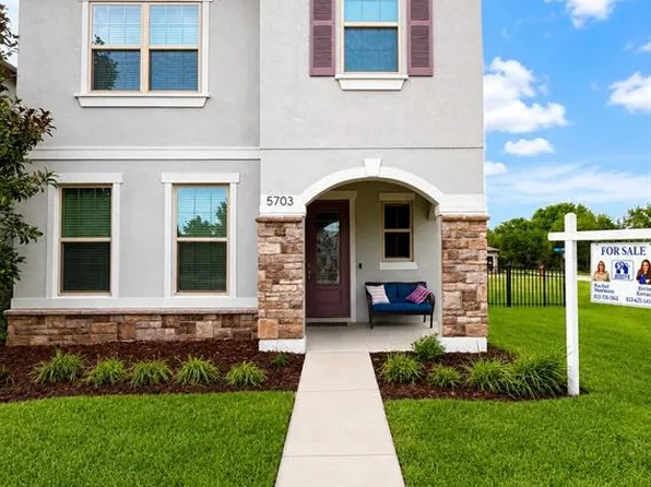 5703 Village Center Dr, Lithia, FL 33547
