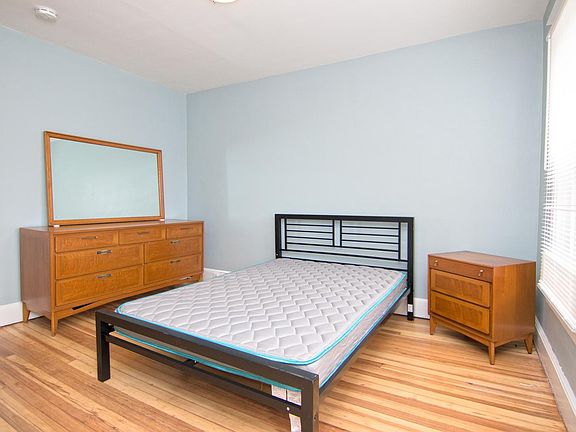 3rd image of 5 Bellevue Hts