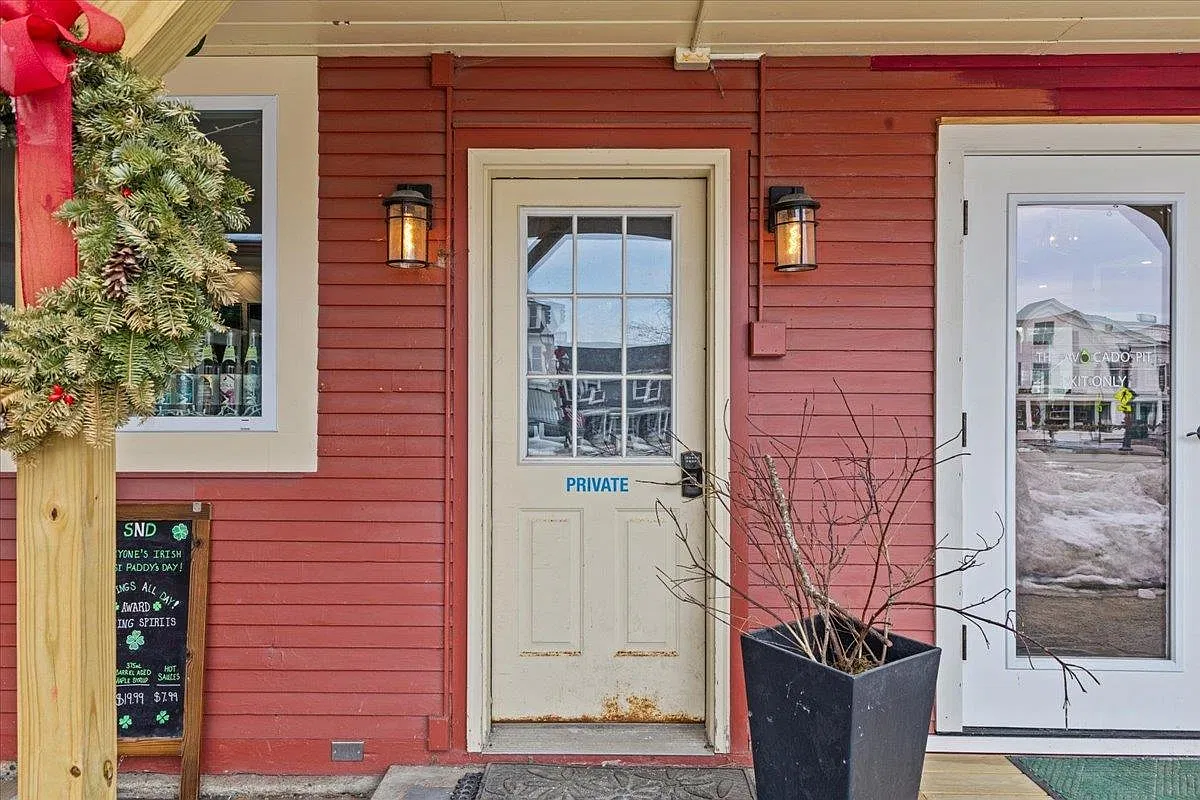 2 bed, 3160 sqft, $2,500 — Photo 3