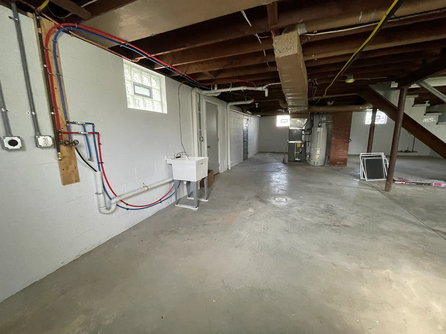 4 bed, $2,400 — Photo 4