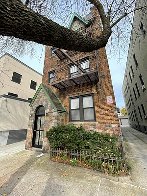 Rented by Pear NYC LLC | media 35