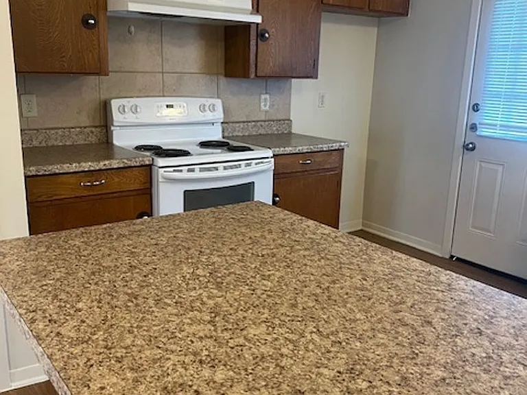 812 Ranch Rd — Photo 6