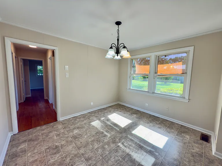 222 Yorktown Rd — Photo 9