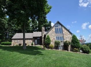 11113 Crown Point Dr, Knoxville, TN 37934