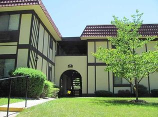 3 Loudon Dr, Fishkill, NY 12524