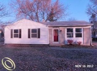 42904 Wilmington Dr, Sterling Heights, MI 48313
