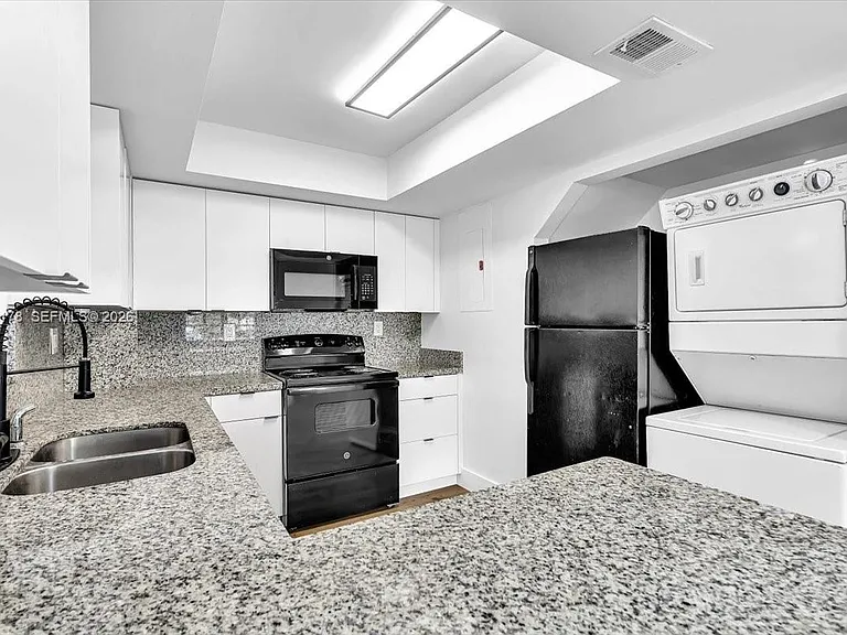 12370 SW 52nd St — Photo 7