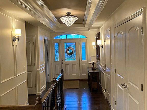 3rd image of 8208 Jeannes Creek Ln