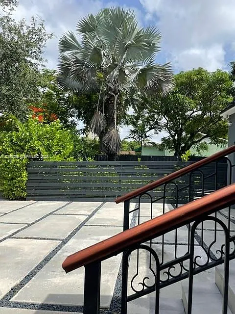 Coral Gate Sec C — Photo 4