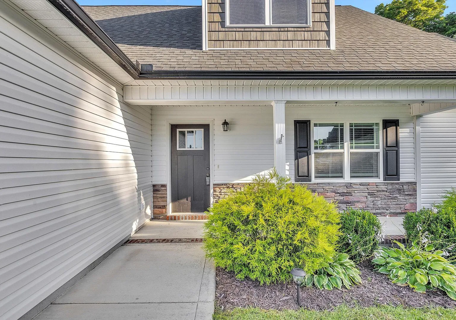 Ranch Style Holly Ridge Home with Fenced Yard Available! — Photo 2