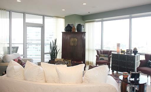 5th image of 510 W Erie St #2006