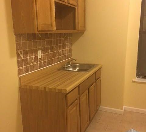 3rd image of 2440 Webb Ave APT D1