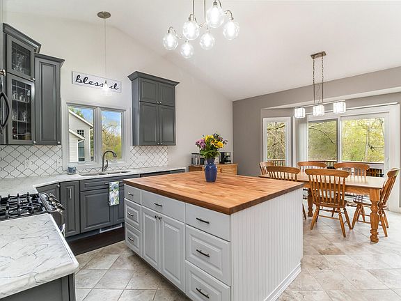 5th image of 1736 Sandy Cove Dr