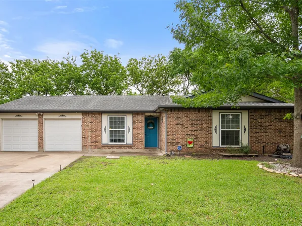 517 Curts Dr, Grand Prairie, TX 75052