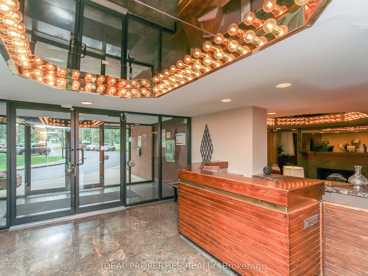 2 bed, $2,200 — Photo 4