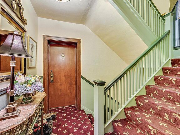 4th image of 2223 W Farwell Ave #2W